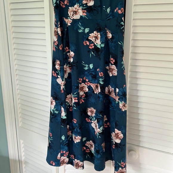 EUC Elle dress - Picture 3 of 9